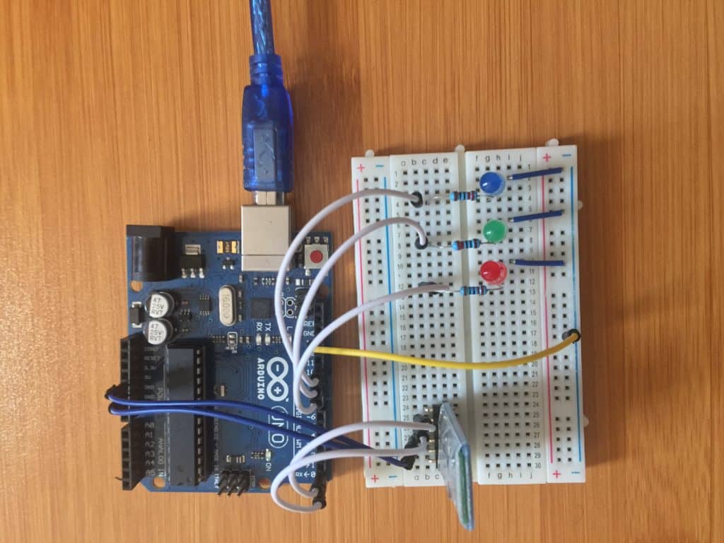 Connecting HC-05 Bluetooth module and LEDs to Arduino 