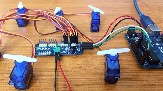 PCA9685 16-Channel 12-bit servo motor driver with Arduino