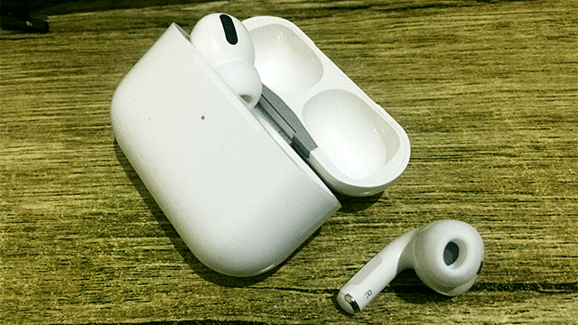 Connecting AirPods to Windows 10 PC.